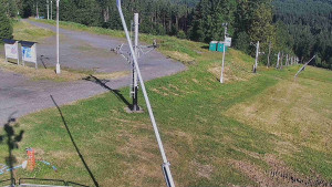 Skiareál Troják - Otočná kamera, svah A - 1.7.2025 v 07:30