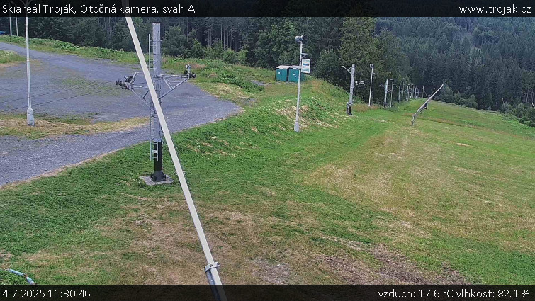 Skiareál Troják - Otočná kamera, svah A - 4.7.2025 v 11:30 Skiareál Troják - Otočná kamera, svah A - 4.7.2025 v 11:30