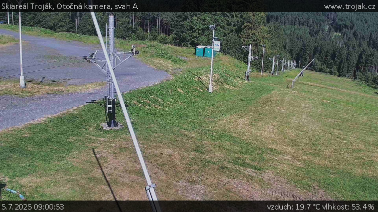 Skiareál Troják - Otočná kamera, svah A - 5.7.2025 v 09:00 Skiareál Troják - Otočná kamera, svah A - 5.7.2025 v 09:00