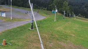 Skiareál Troják - Otočná kamera, svah A - 12.7.2025 v 11:00