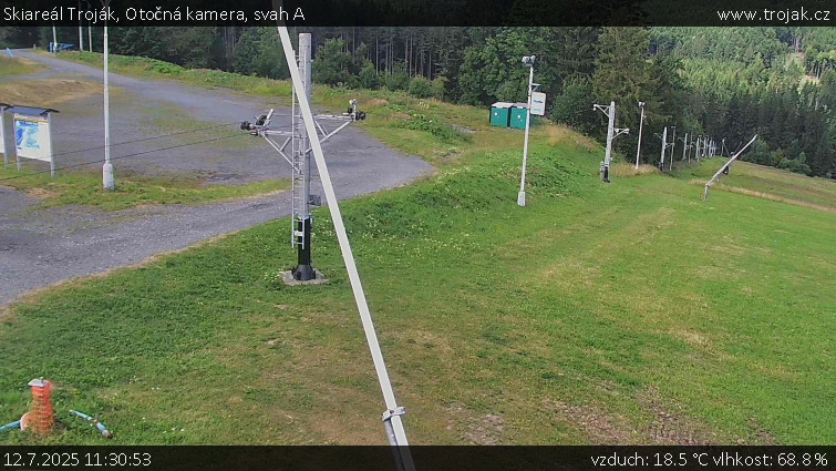 Skiareál Troják - Otočná kamera, svah A - 12.7.2025 v 11:30 Skiareál Troják - Otočná kamera, svah A - 12.7.2025 v 11:30