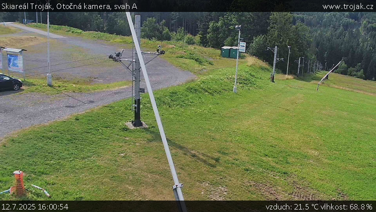 Skiareál Troják - Otočná kamera, svah A - 12.7.2025 v 16:00 Skiareál Troják - Otočná kamera, svah A - 12.7.2025 v 16:00