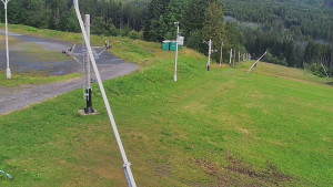 Skiareál Troják - Otočná kamera, svah A - 13.7.2025 v 06:30