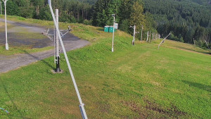 Skiareál Troják - Otočná kamera, svah A - 13.7.2025 v 07:00