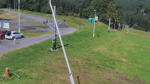 Skiareál Troják - Otočná kamera, svah A - 13.7.2025 v 11:00
