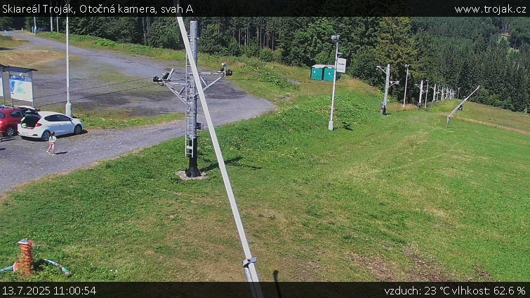 Skiareál Troják - Otočná kamera, svah A - 13.7.2025 v 11:00 Skiareál Troják - Otočná kamera, svah A - 13.7.2025 v 11:00