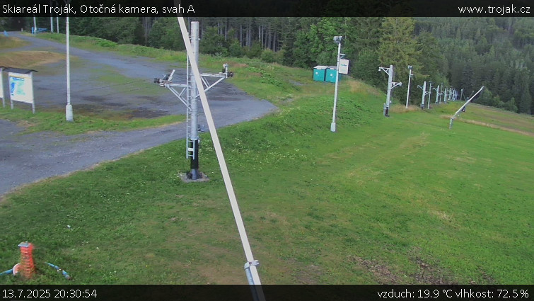 Skiareál Troják - Otočná kamera, svah A - 13.7.2025 v 20:30 Skiareál Troják - Otočná kamera, svah A - 13.7.2025 v 20:30