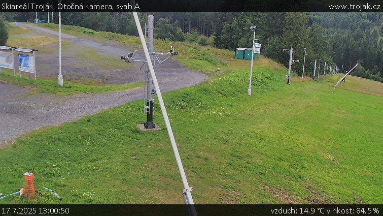 Skiareál Troják - Otočná kamera, svah A - 17.7.2025 v 13:00 Skiareál Troják - Otočná kamera, svah A - 17.7.2025 v 13:00