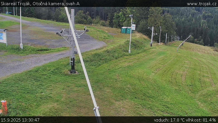 Skiareál Troják - Otočná kamera, svah A - 15.9.2025 v 13:30 Skiareál Troják - Otočná kamera, svah A - 15.9.2025 v 13:30