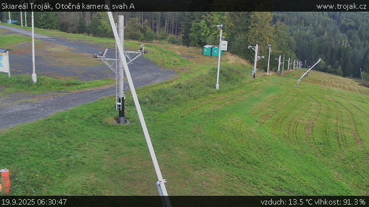 Skiareál Troják - Otočná kamera, svah A - 19.9.2025 v 06:30
