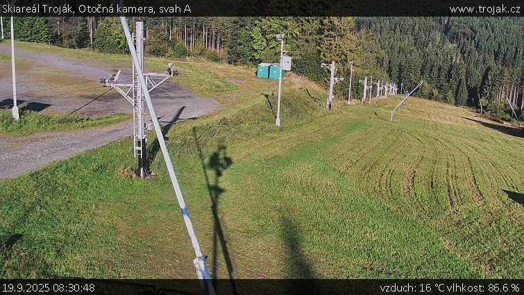 Skiareál Troják - Otočná kamera, svah A - 19.9.2025 v 08:30