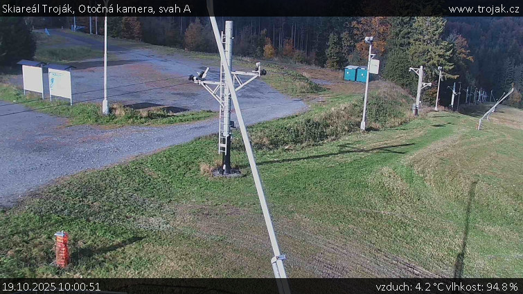 Skiareál Troják - Otočná kamera, svah A - 19.10.2025 v 10:00 Skiareál Troják - Otočná kamera, svah A - 19.10.2025 v 10:00