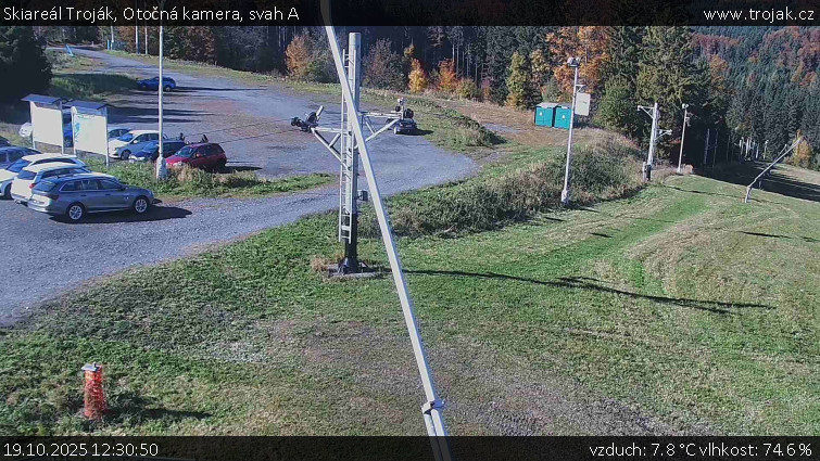 Skiareál Troják - Otočná kamera, svah A - 19.10.2025 v 12:30 Skiareál Troják - Otočná kamera, svah A - 19.10.2025 v 12:30