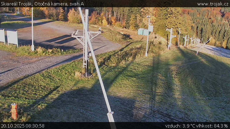 Skiareál Troják - Otočná kamera, svah A - 20.10.2025 v 08:30 Skiareál Troják - Otočná kamera, svah A - 20.10.2025 v 08:30