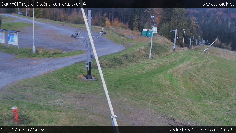 Skiareál Troják - Otočná kamera, svah A - 21.10.2025 v 07:30 Skiareál Troják - Otočná kamera, svah A - 21.10.2025 v 07:30