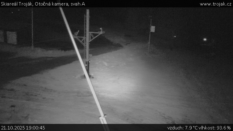 Skiareál Troják - Otočná kamera, svah A - 21.10.2025 v 19:00 Skiareál Troják - Otočná kamera, svah A - 21.10.2025 v 19:00