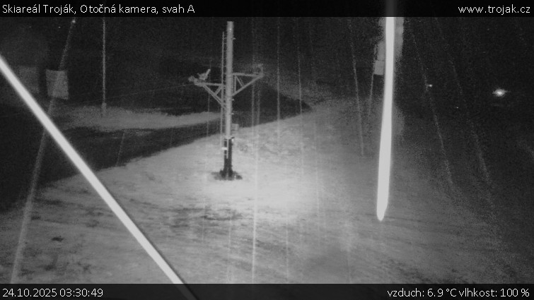 Skiareál Troják - Otočná kamera, svah A - 24.10.2025 v 03:30 Skiareál Troják - Otočná kamera, svah A - 24.10.2025 v 03:30