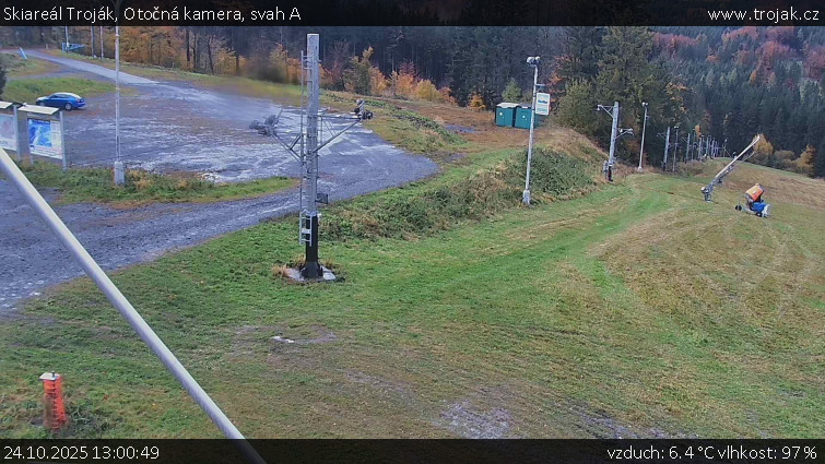 Skiareál Troják - Otočná kamera, svah A - 24.10.2025 v 13:00 Skiareál Troják - Otočná kamera, svah A - 24.10.2025 v 13:00