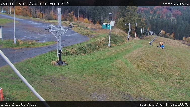 Skiareál Troják - Otočná kamera, svah A - 26.10.2025 v 08:30 Skiareál Troják - Otočná kamera, svah A - 26.10.2025 v 08:30