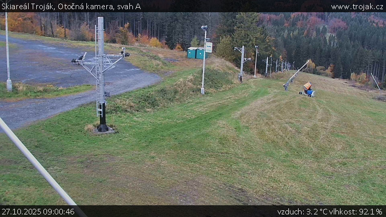 Skiareál Troják - Otočná kamera, svah A - 27.10.2025 v 09:00 Skiareál Troják - Otočná kamera, svah A - 27.10.2025 v 09:00