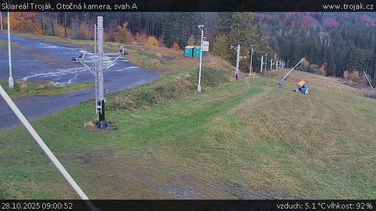 Skiareál Troják - Otočná kamera, svah A - 28.10.2025 v 09:00 Skiareál Troják - Otočná kamera, svah A - 28.10.2025 v 09:00