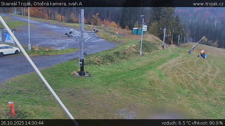 Skiareál Troják - Otočná kamera, svah A - 28.10.2025 v 14:30 Skiareál Troják - Otočná kamera, svah A - 28.10.2025 v 14:30