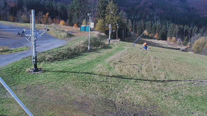 Skiareál Troják - Otočná kamera, svah A - 29.10.2025 v 12:30 Skiareál Troják - Otočná kamera, svah A - 29.10.2025 v 12:30