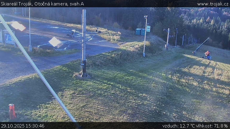 Skiareál Troják - Otočná kamera, svah A - 29.10.2025 v 15:30 Skiareál Troják - Otočná kamera, svah A - 29.10.2025 v 15:30