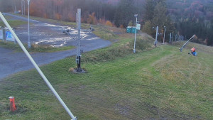 Skiareál Troják - Otočná kamera, svah A - 29.10.2025 v 16:30 Skiareál Troják - Otočná kamera, svah A - 29.10.2025 v 16:30