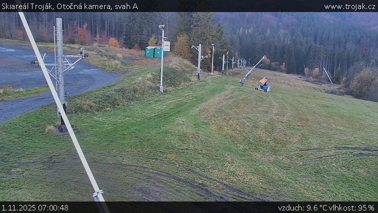 Skiareál Troják - Otočná kamera, svah A - 1.11.2025 v 07:00 Skiareál Troják - Otočná kamera, svah A - 1.11.2025 v 07:00