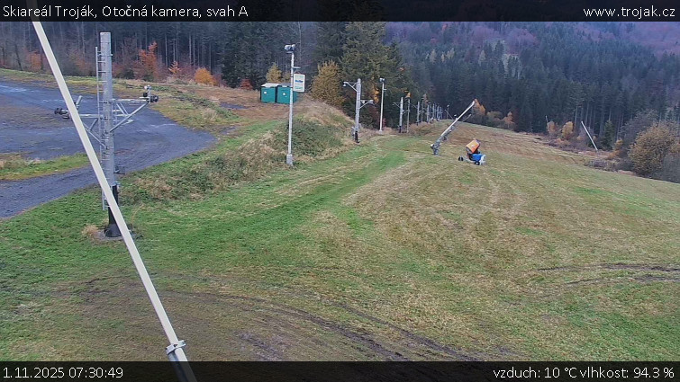 Skiareál Troják - Otočná kamera, svah A - 1.11.2025 v 07:30 Skiareál Troják - Otočná kamera, svah A - 1.11.2025 v 07:30