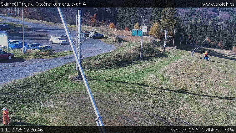 Skiareál Troják - Otočná kamera, svah A - 1.11.2025 v 12:30 Skiareál Troják - Otočná kamera, svah A - 1.11.2025 v 12:30