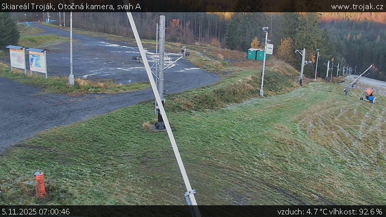 Skiareál Troják - Otočná kamera, svah A - 5.11.2025 v 07:00