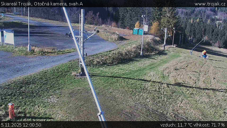 Skiareál Troják - Otočná kamera, svah A - 5.11.2025 v 12:00