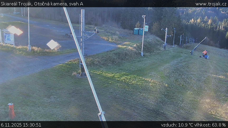 Skiareál Troják - Otočná kamera, svah A - 6.11.2025 v 15:30
