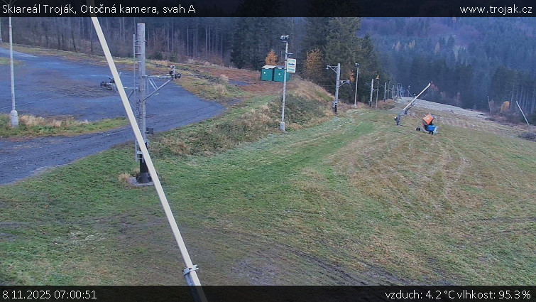 Skiareál Troják - Otočná kamera, svah A - 8.11.2025 v 07:00