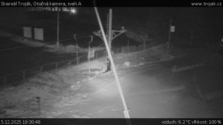 Skiareál Troják - Otočná kamera, svah A - 5.12.2025 v 19:30