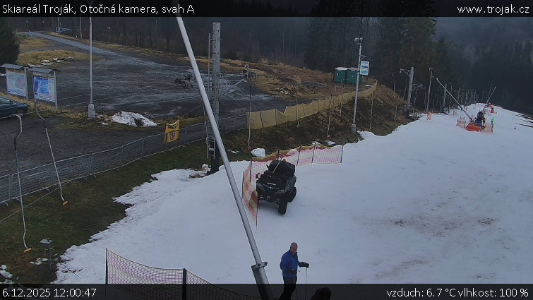 Skiareál Troják - Otočná kamera, svah A - 6.12.2025 v 12:00