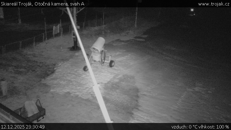 Skiareál Troják - Otočná kamera, svah A - 12.12.2025 v 23:30