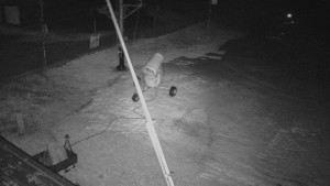 Skiareál Troják - Otočná kamera, svah A - 17.12.2025 v 05:00 Skiareál Troják - Otočná kamera, svah A - 17.12.2025 v 05:00