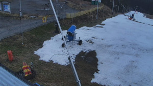 Skiareál Troják - Otočná kamera, svah A - 17.12.2025 v 08:00 Skiareál Troják - Otočná kamera, svah A - 17.12.2025 v 08:00