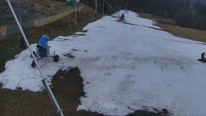 Skiareál Troják - Otočná kamera, svah A - 17.12.2025 v 13:00 Skiareál Troják - Otočná kamera, svah A - 17.12.2025 v 13:00