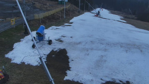 Skiareál Troják - Otočná kamera, svah A - 17.12.2025 v 16:00 Skiareál Troják - Otočná kamera, svah A - 17.12.2025 v 16:00