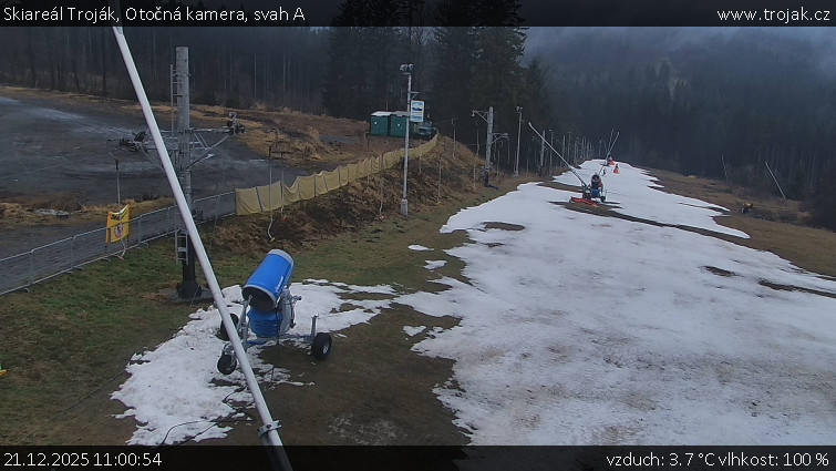 Skiareál Troják - Otočná kamera, svah A - 21.12.2025 v 11:00