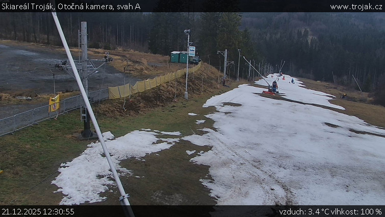 Skiareál Troják - Otočná kamera, svah A - 21.12.2025 v 12:30