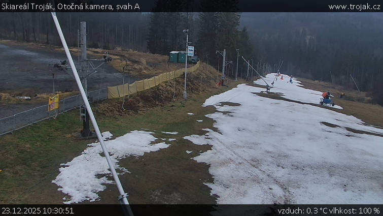 Skiareál Troják - Otočná kamera, svah A - 23.12.2025 v 10:30
