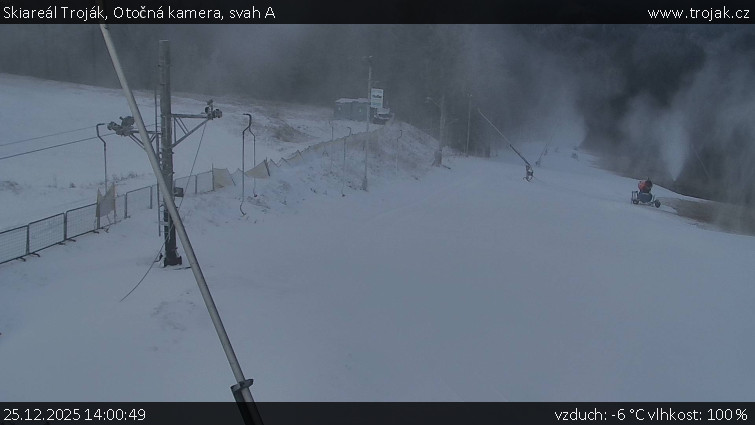 Skiareál Troják - Otočná kamera, svah A - 25.12.2025 v 14:00