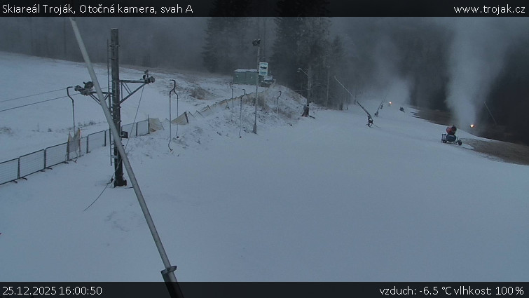 Skiareál Troják - Otočná kamera, svah A - 25.12.2025 v 16:00
