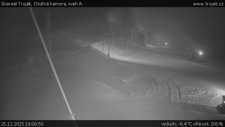 Skiareál Troják - Otočná kamera, svah A - 25.12.2025 v 19:00