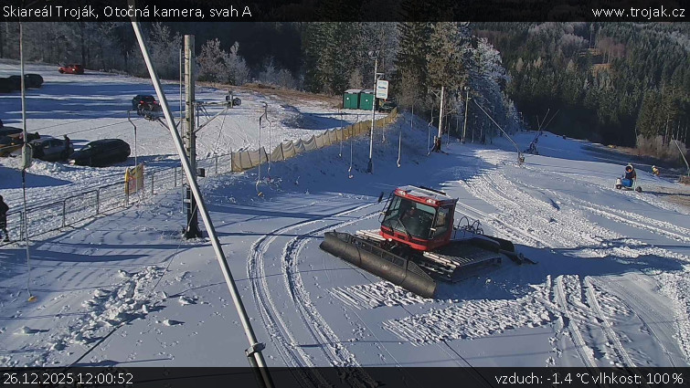 Skiareál Troják - Otočná kamera, svah A - 26.12.2025 v 12:00